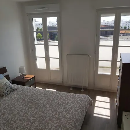 3 Flat In Parklane - 1,5km *
