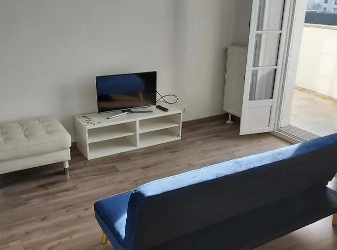 3 Flat In Parklane - 1,5km شقة سيري
